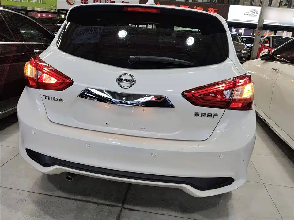 Nissan TIIDA