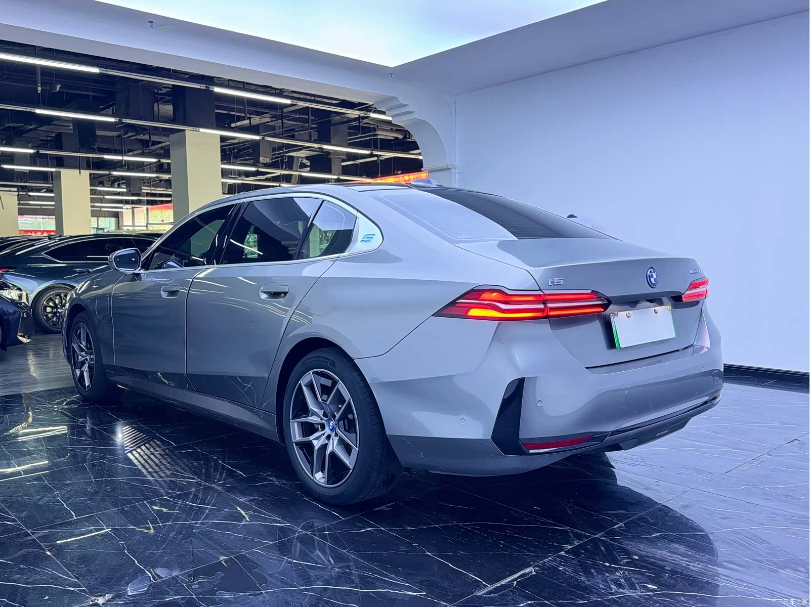 BMW i5, 2024 18