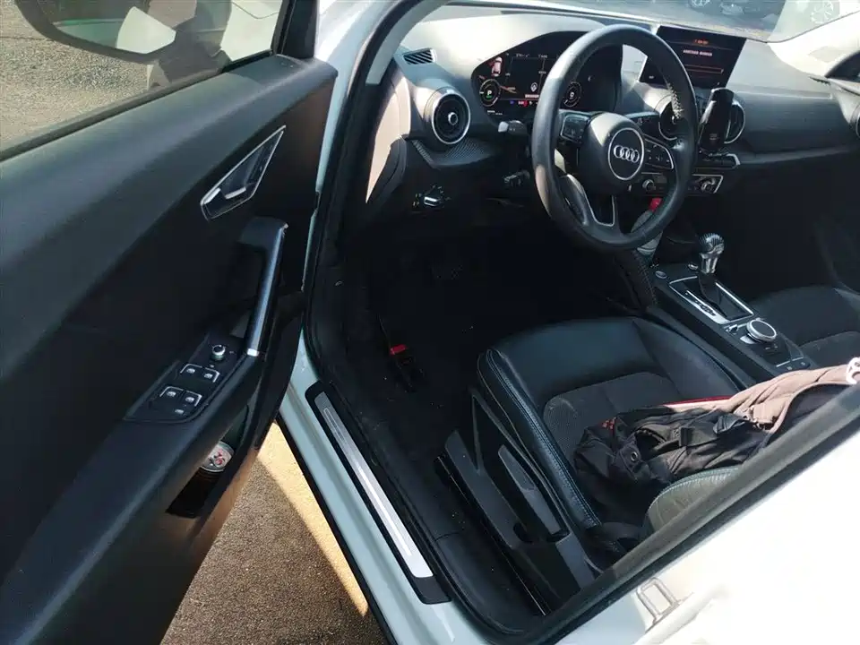 Audi Q2L Audi Q2L