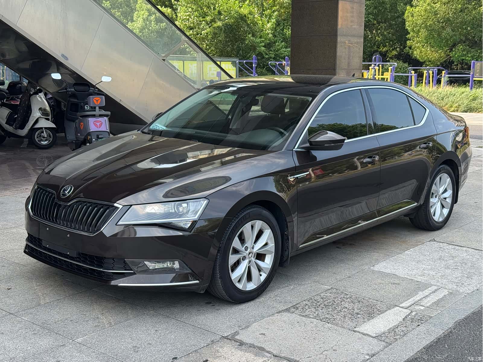Skoda Superb, 2016 1