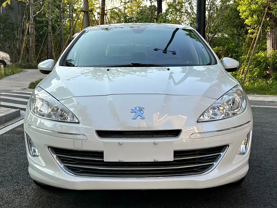 Peugeot 408