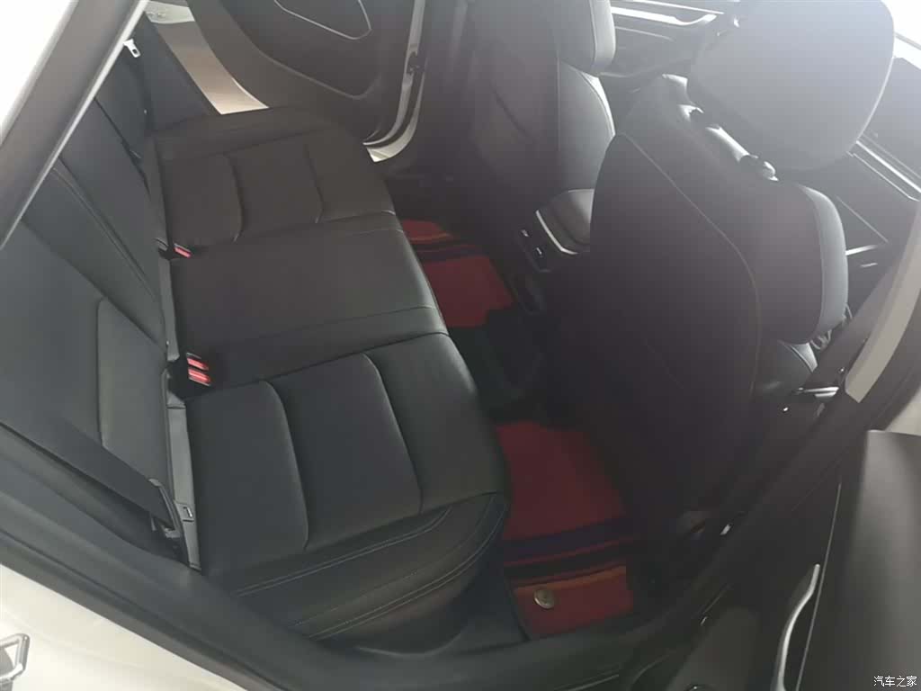Geely Emgrand, 2022 17