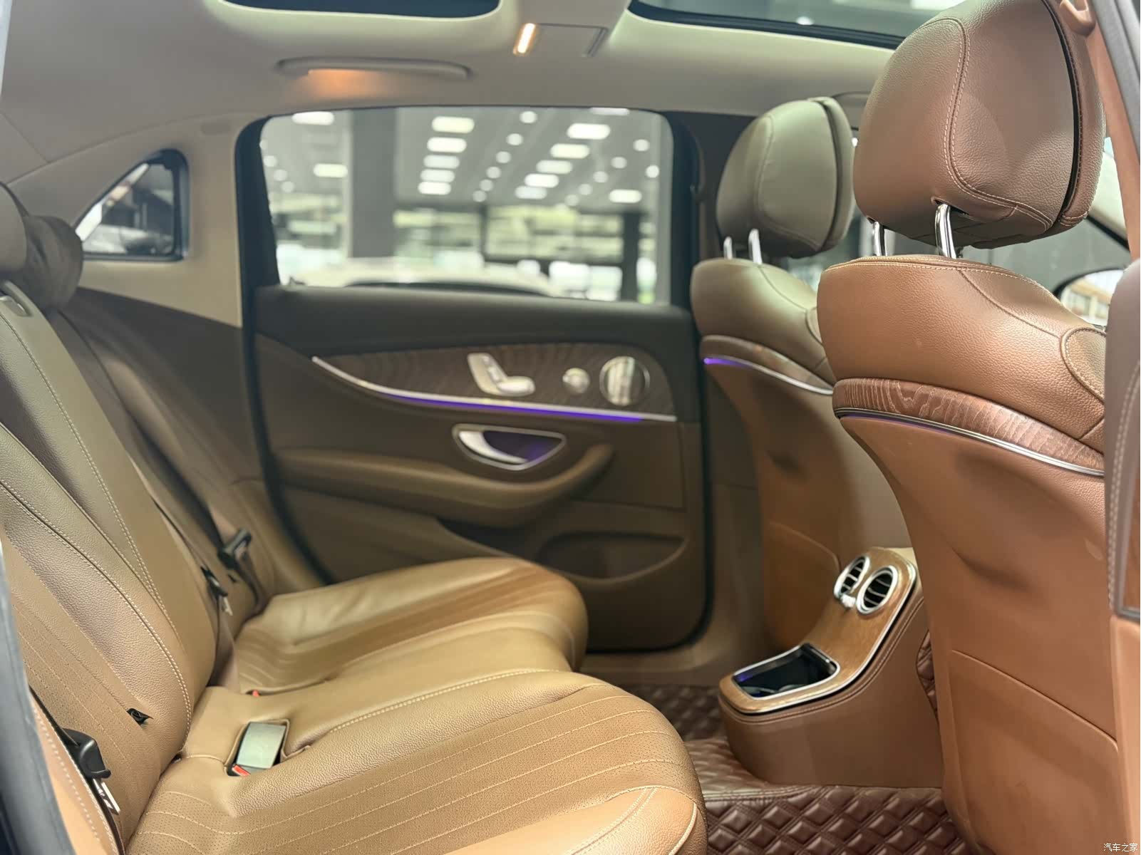 Mercedes-Benz E-Class, 2022 6