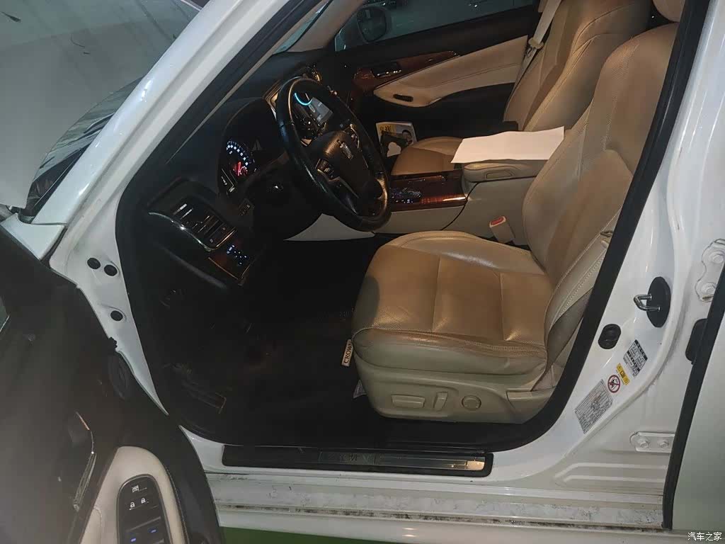 Toyota Crown, 2015 12