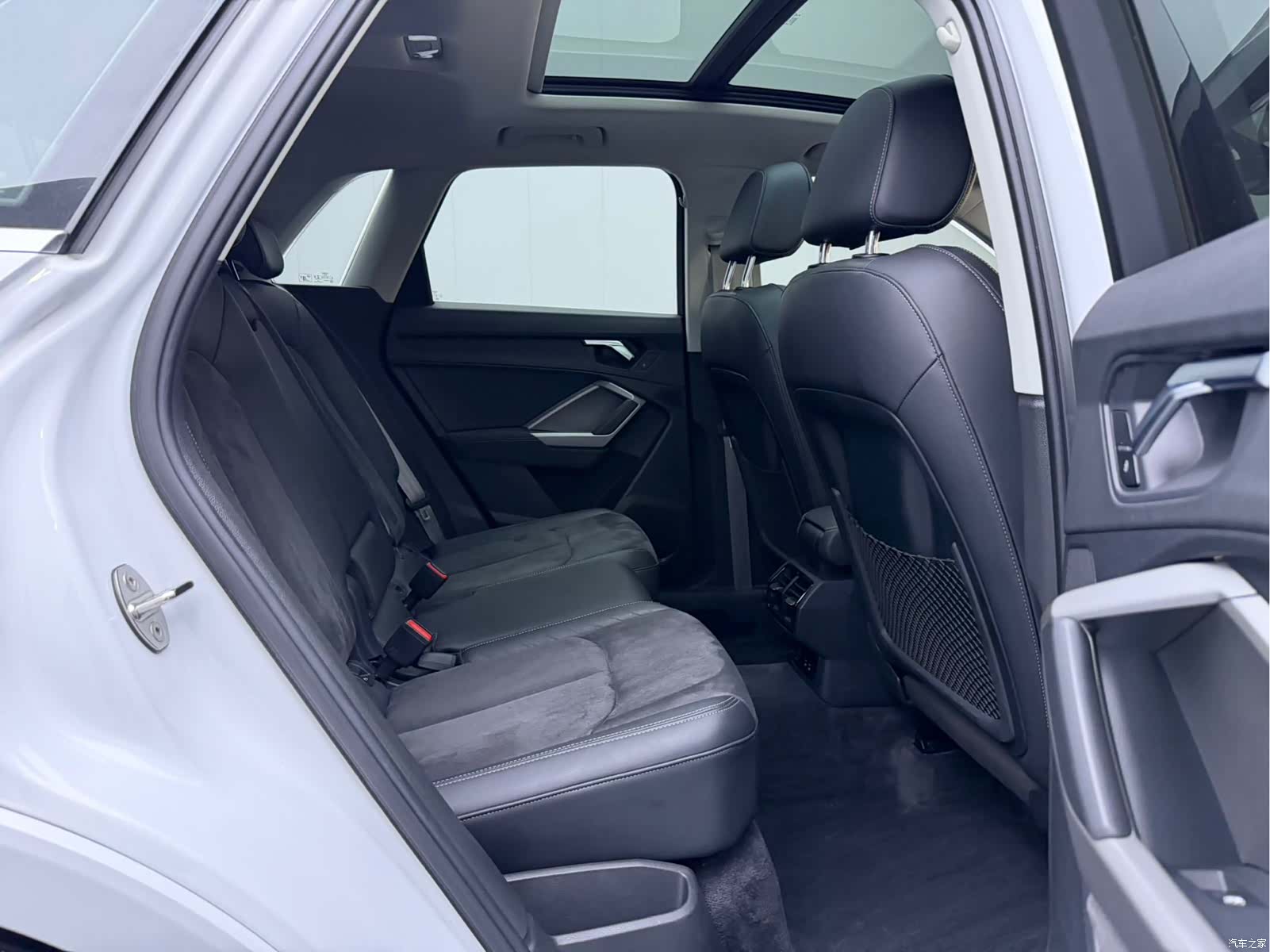 Audi Q3, 2022 10