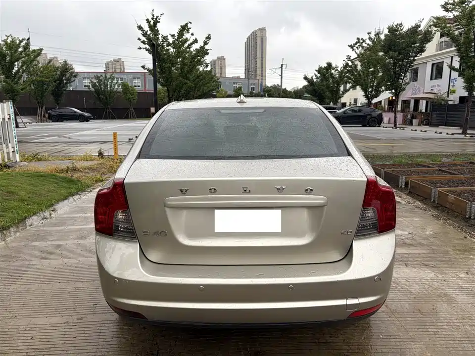 Volvo S40