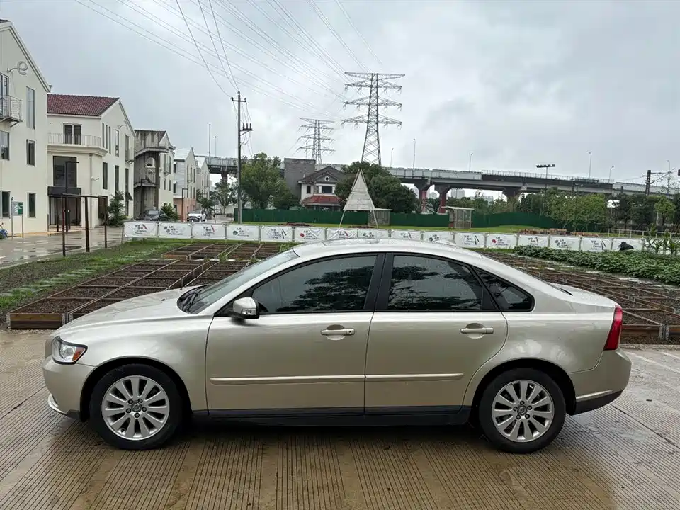 Volvo S40