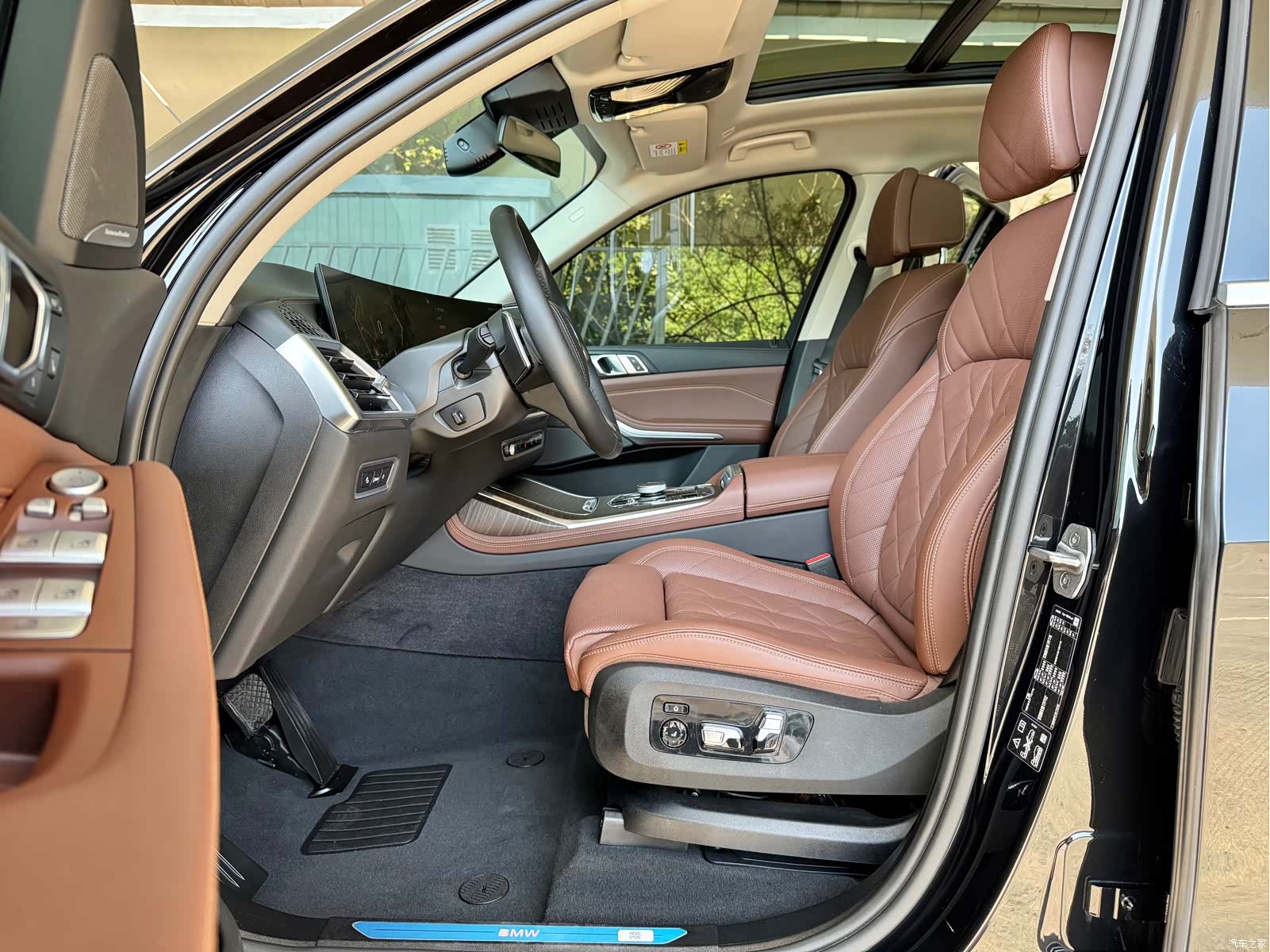 BMW X7, 2023 все фото