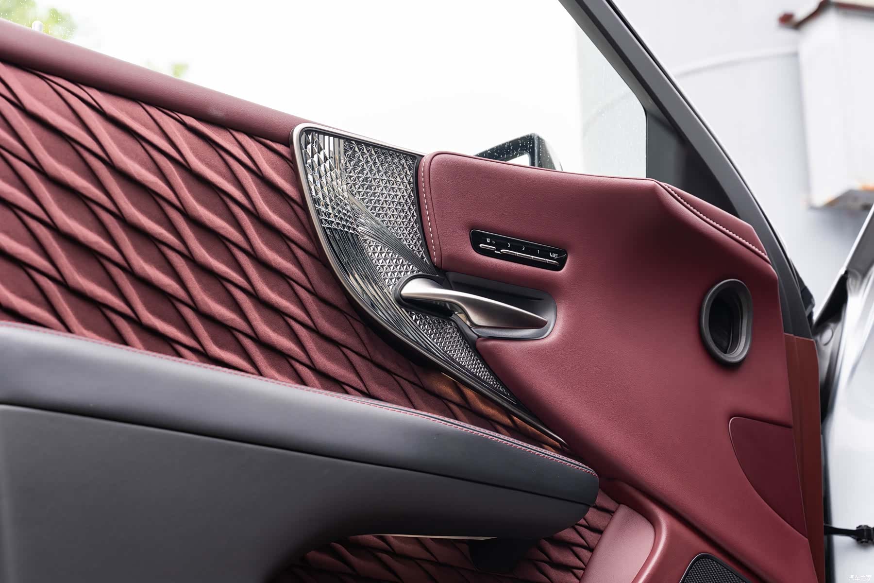 Lexus LS, 2021 17