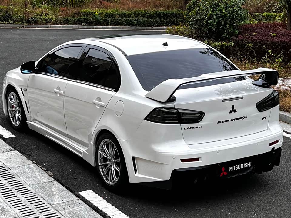 Mitsubishi Wing God