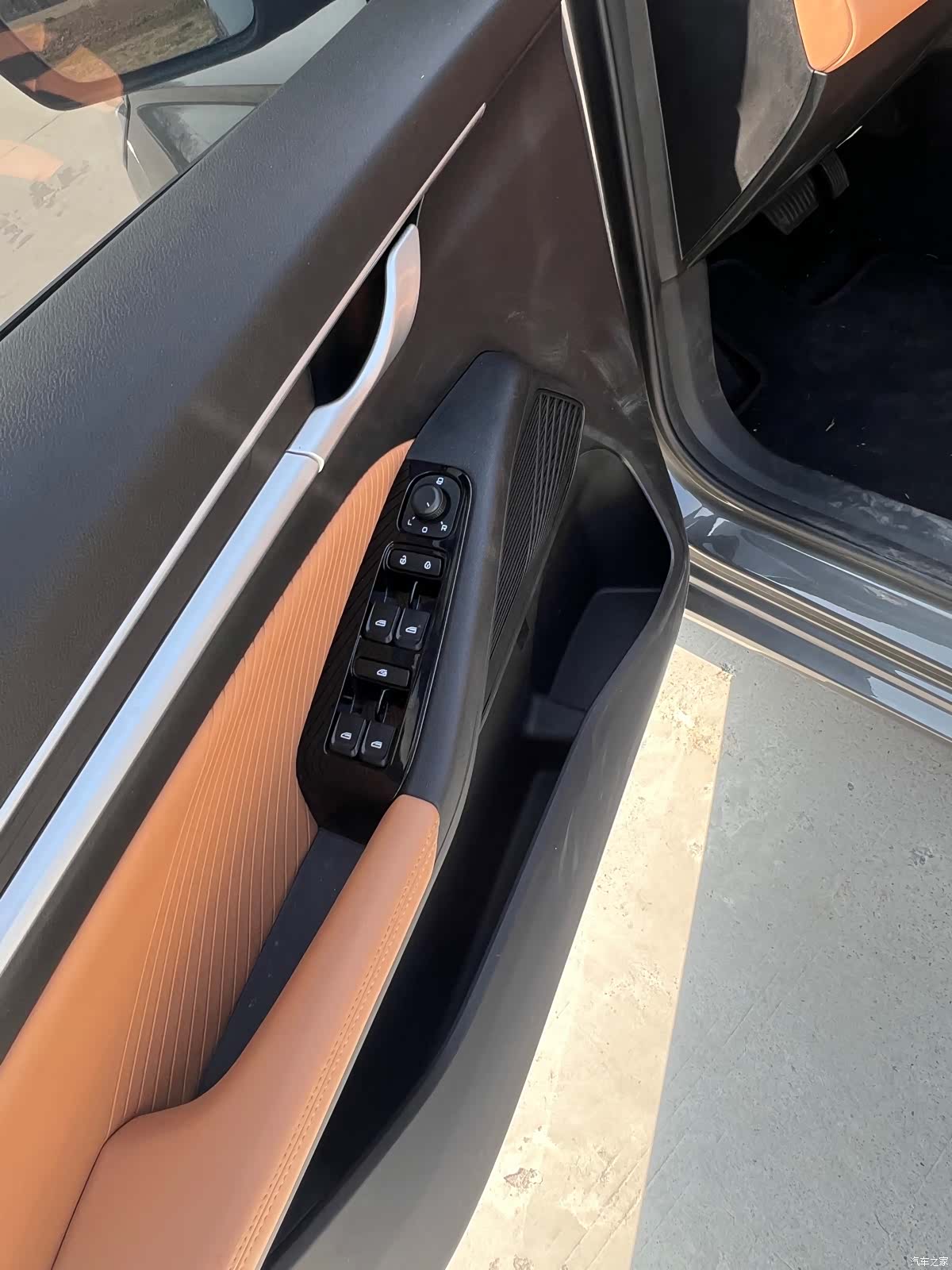 Geely Emgrand, 2025 13