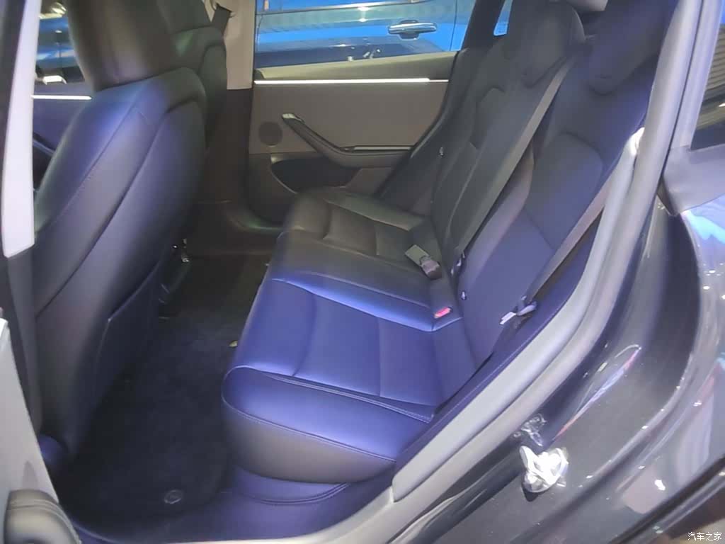 Tesla Model 3, 2024 17