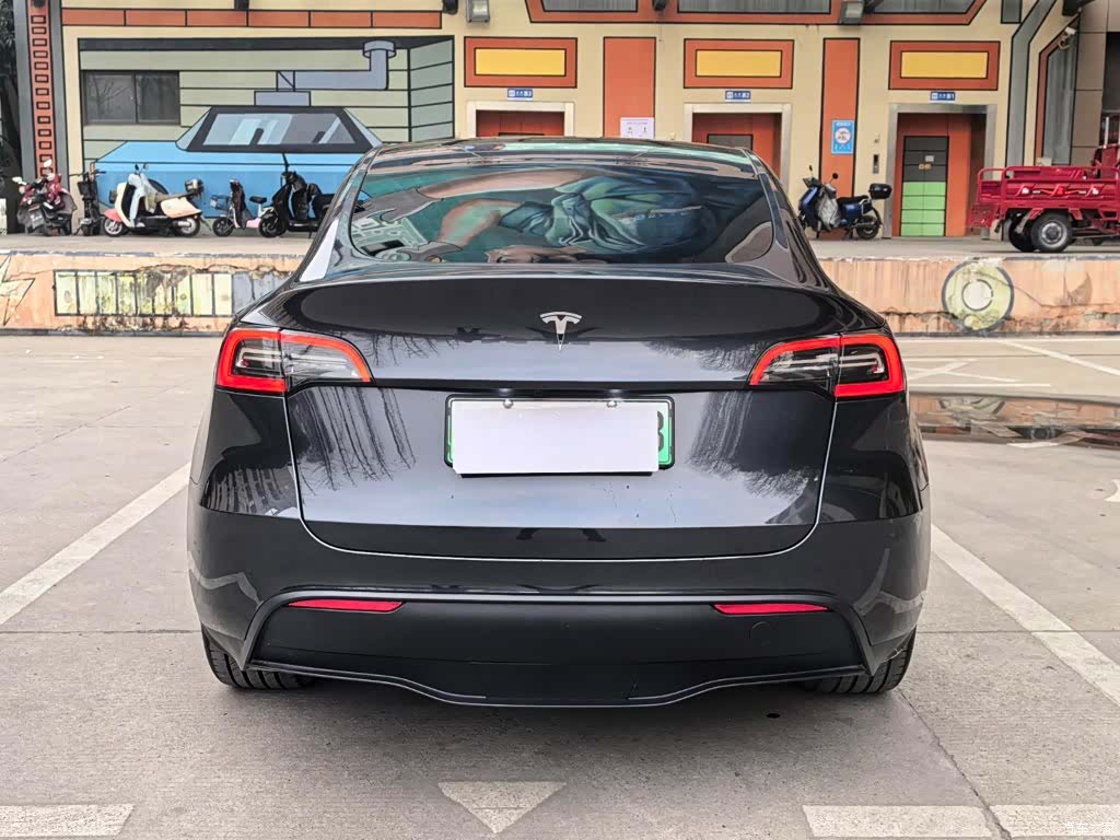 Tesla Model Y, 2024 18