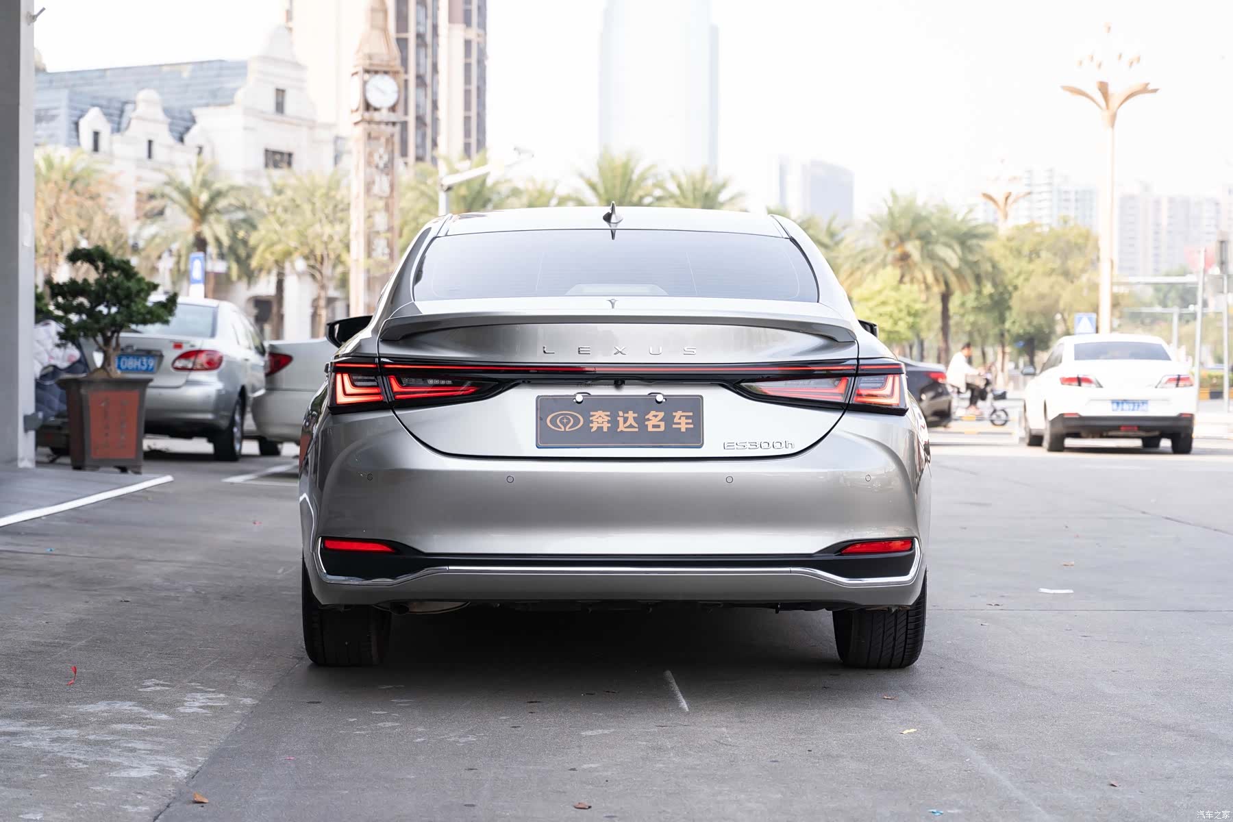 Lexus ES, 2025 все фото