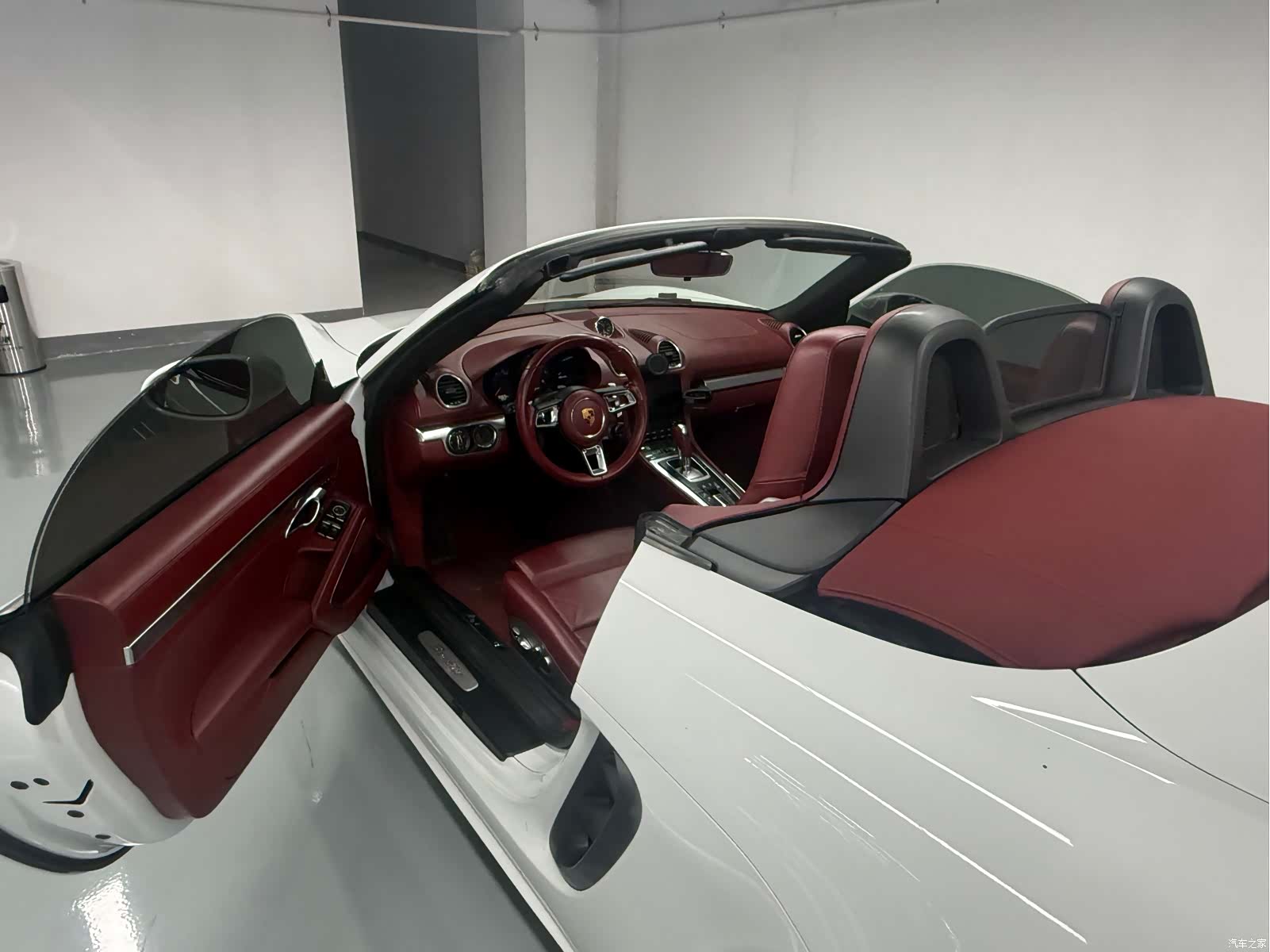 Porsche Boxster, 2017 все фото