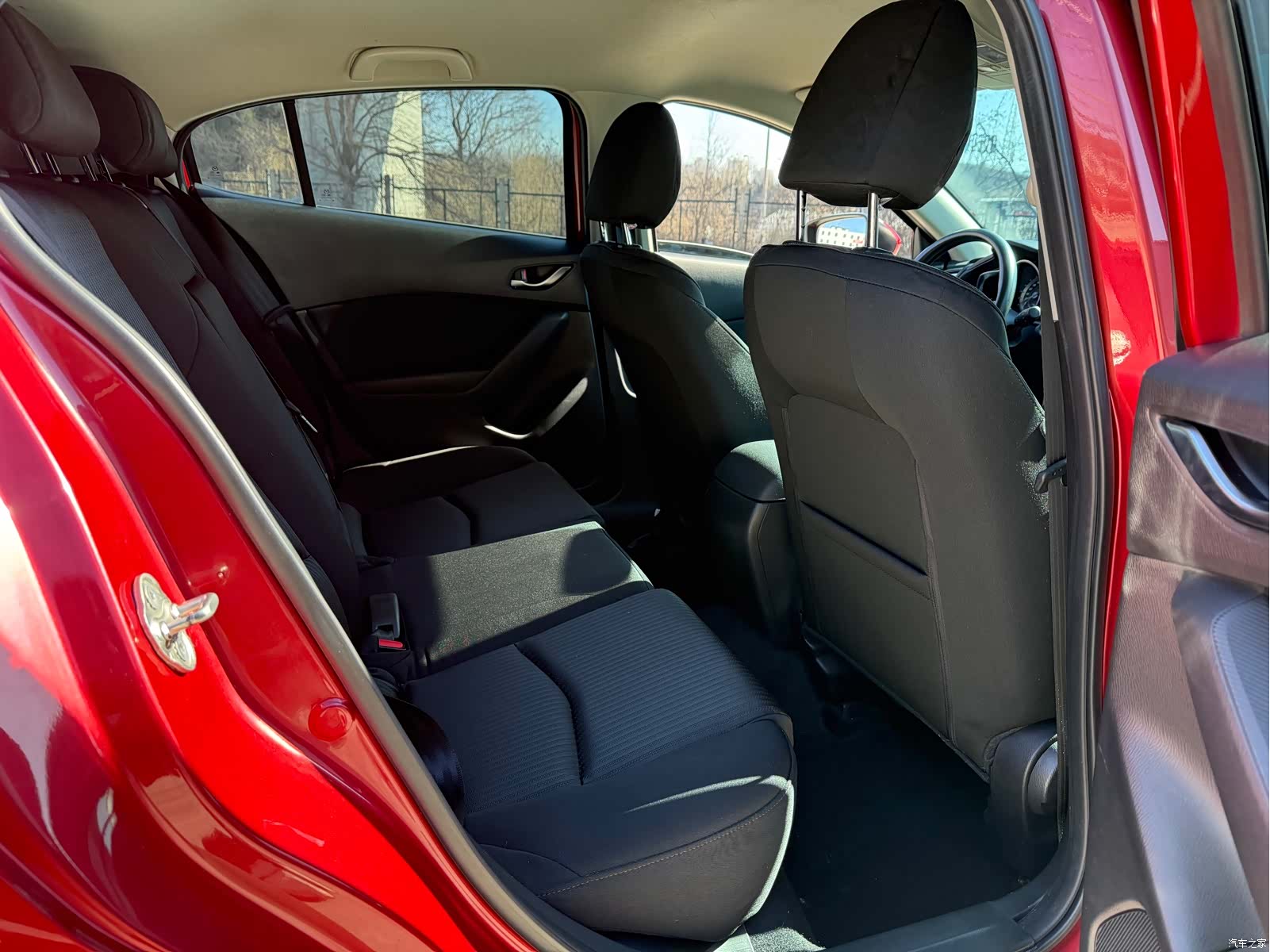 Mazda Mazda3, 2016 10