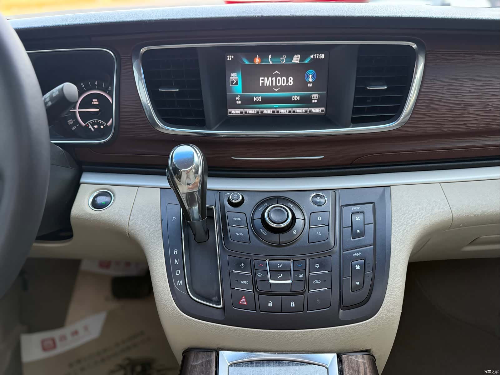 Buick GL8, 2019 10
