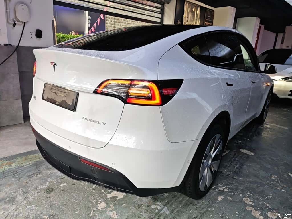 Tesla Model Y, 2021 7