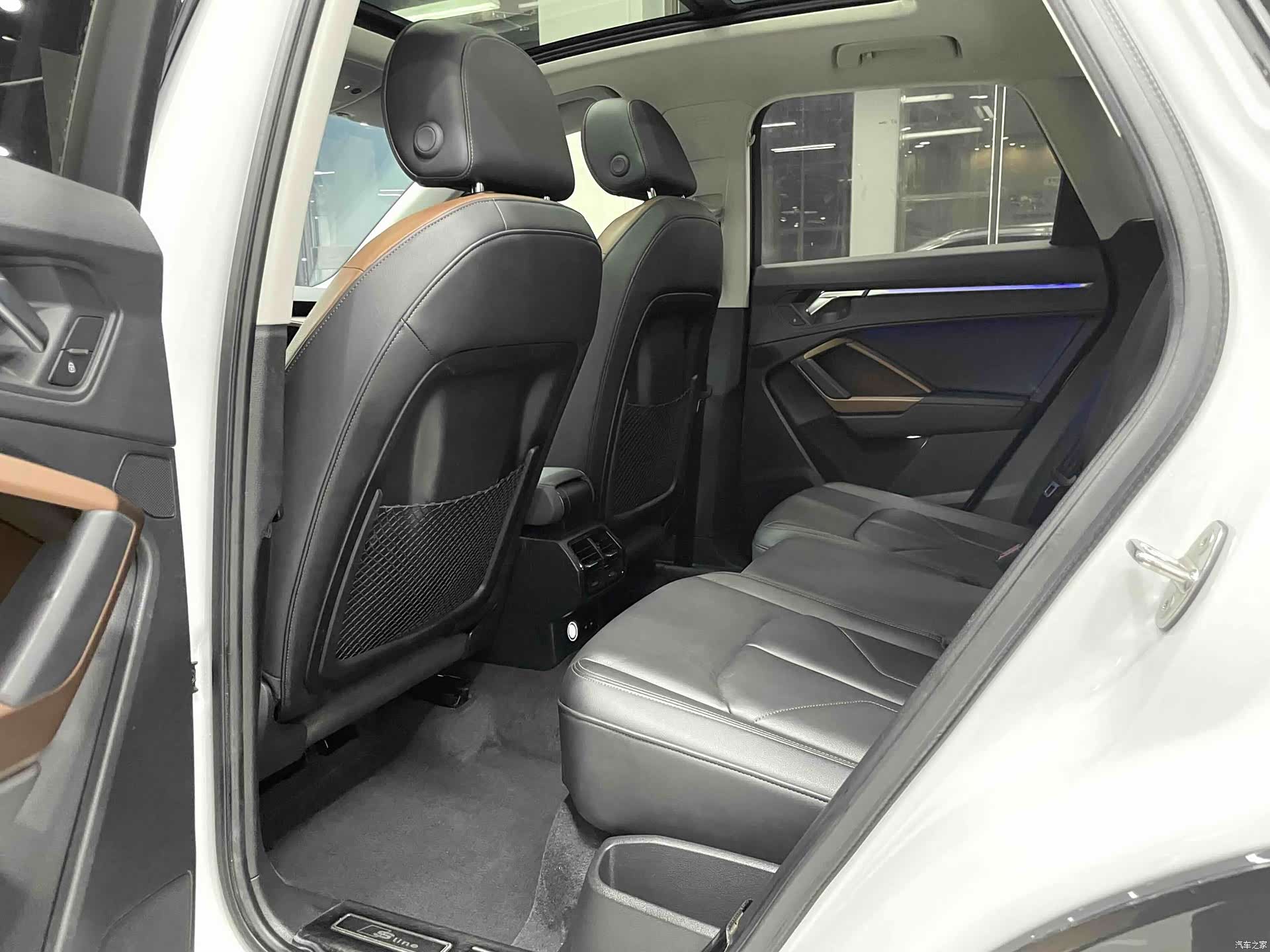 Audi Q3, 2022 10