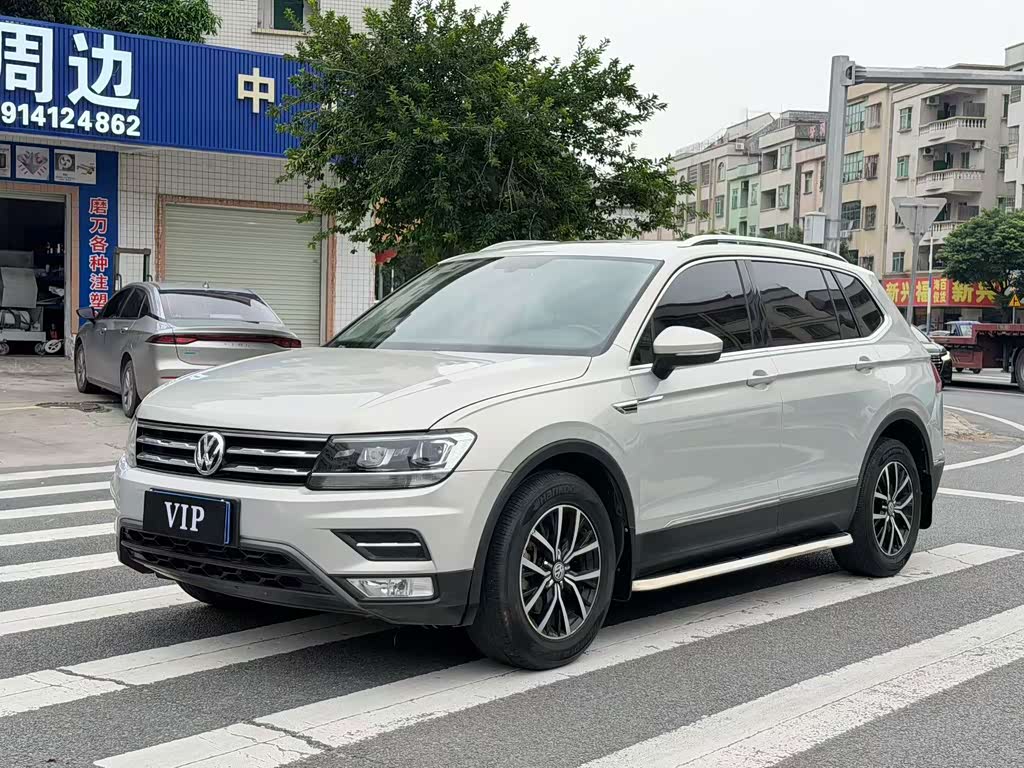 Volkswagen Tiguan L L 2018 330TSI AT Luxury