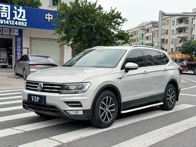 Volkswagen Tiguan L 2018 — купить из Китая под заказ