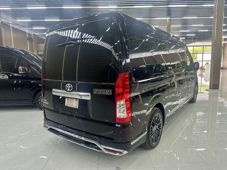 Toyota HIACE Toyota HIACE