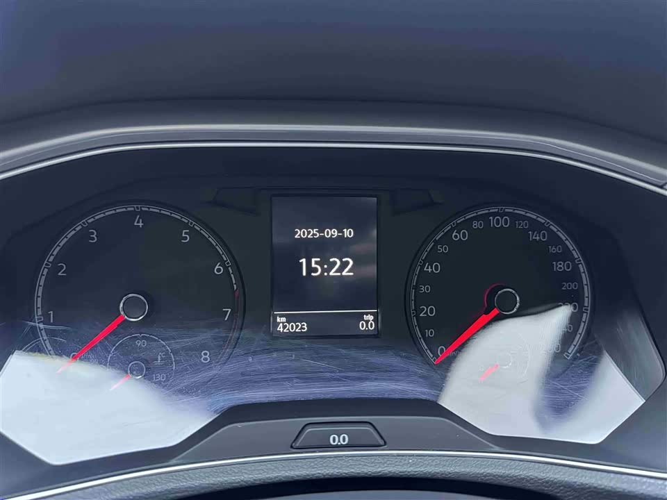 Volkswagen T-ROC exploring Songs