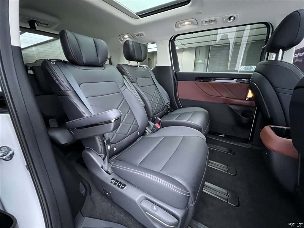 Trumpchi E8, 2024 15