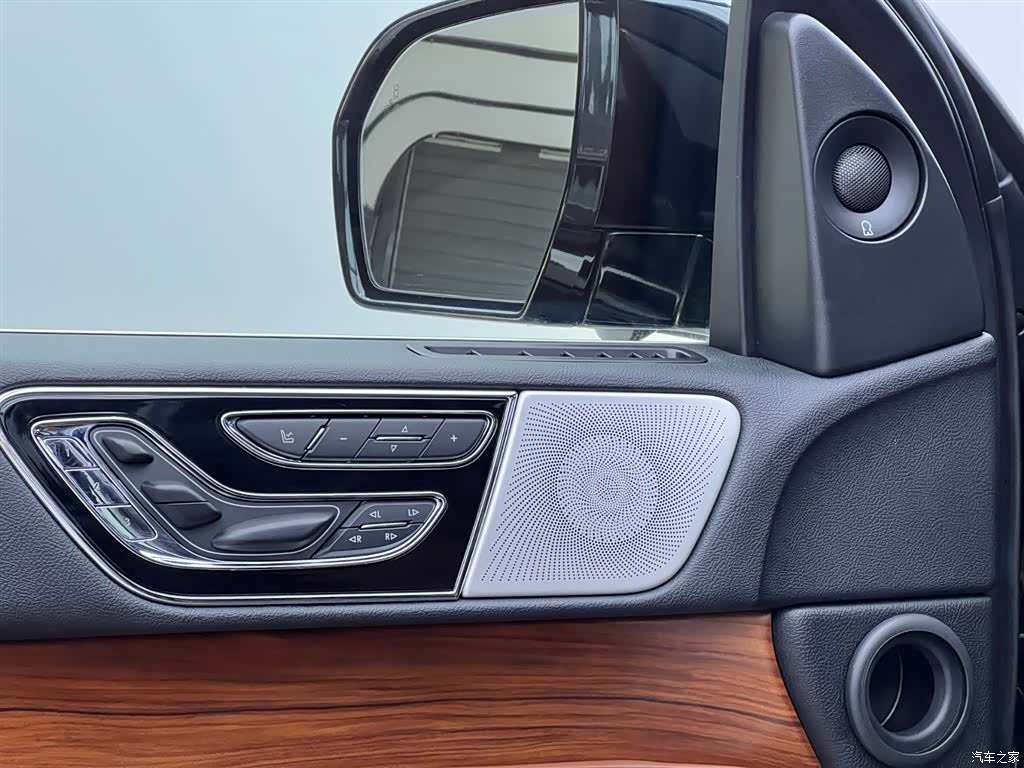 Lincoln Navigator, 2019 31