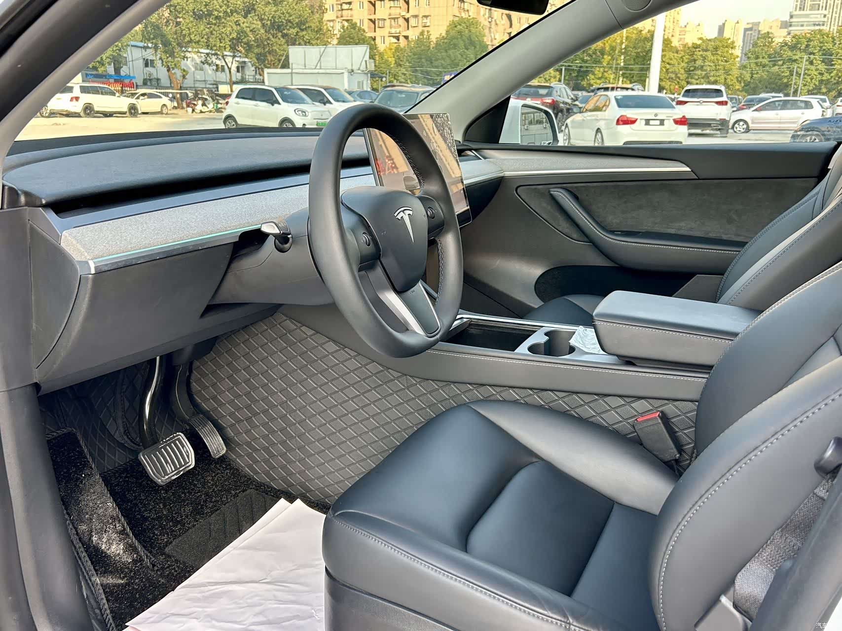 Tesla Model Y, 2024 11