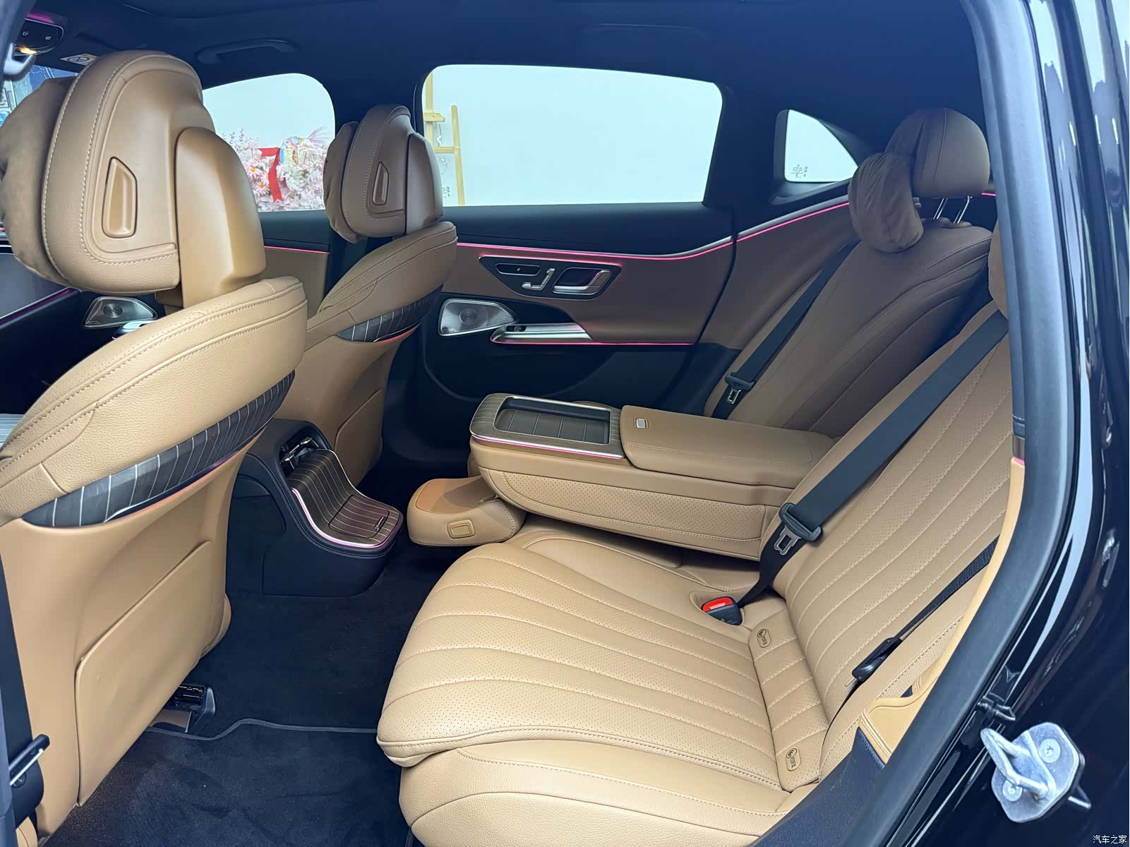Mercedes-Benz E-Class, 2024 13