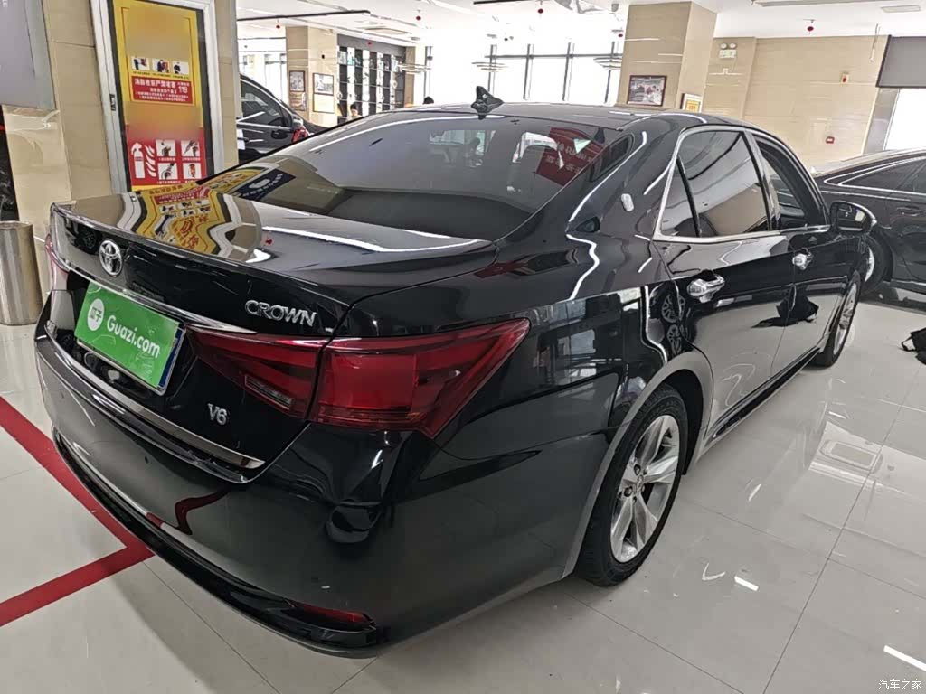 Toyota Crown, 2015 7