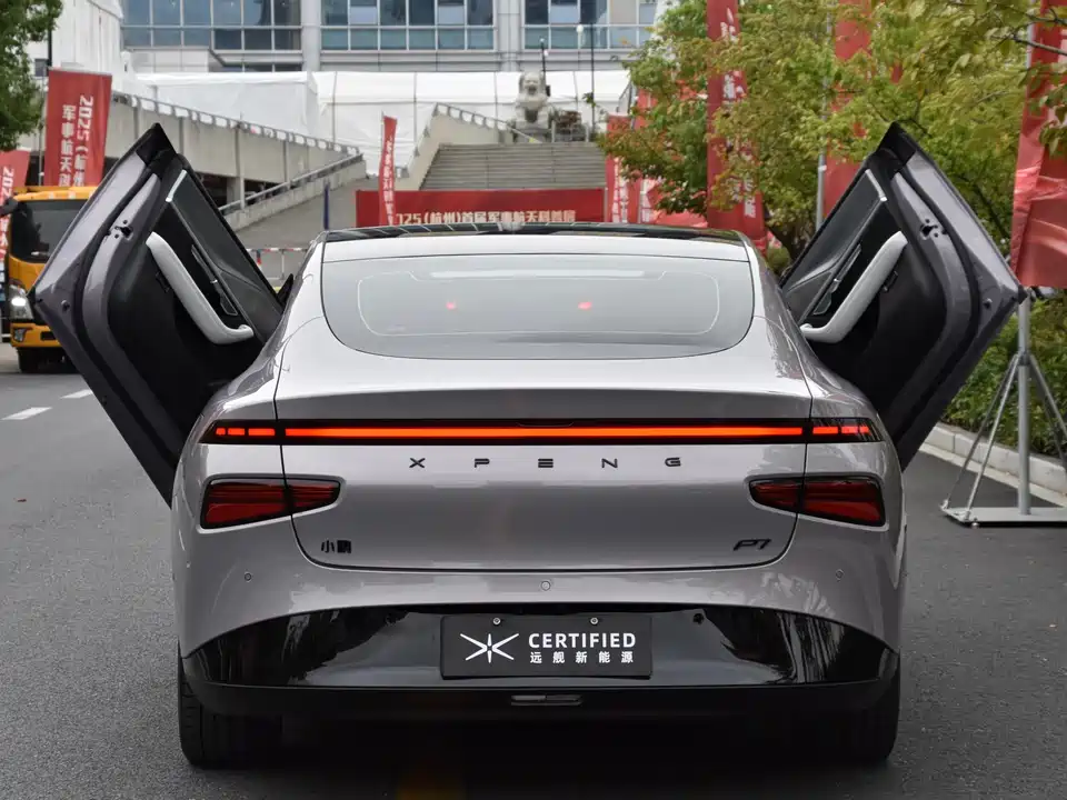 XPENG P7