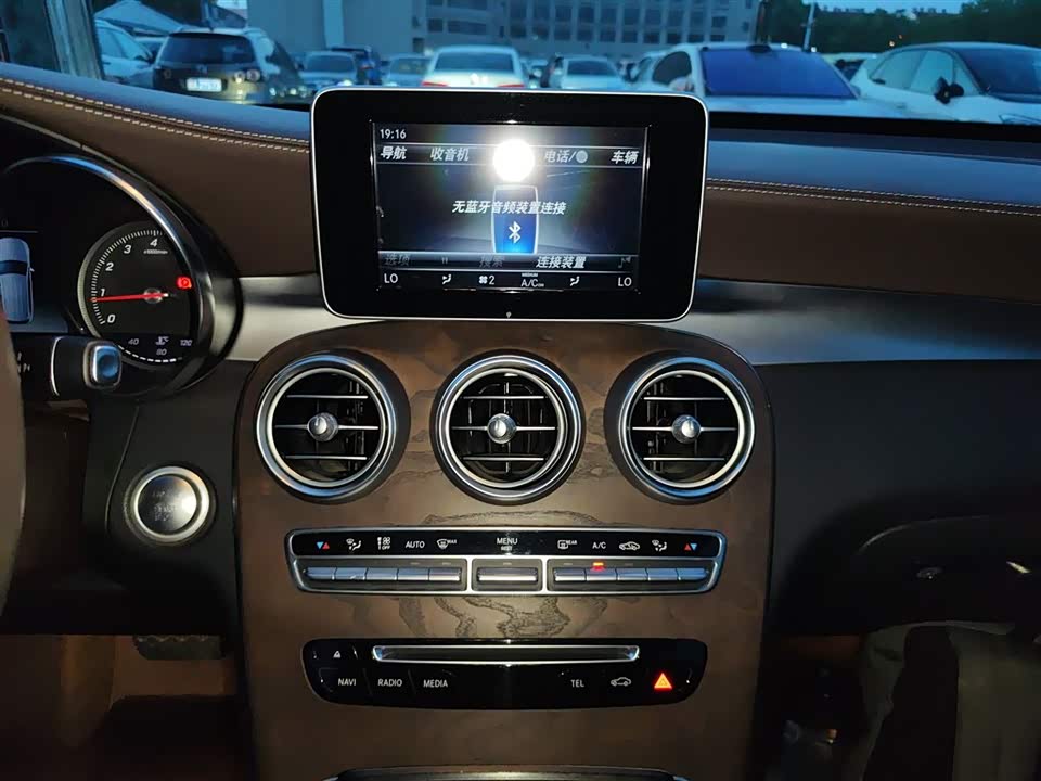 Mercedes-Benz GLC Mercedes-Benz GLC