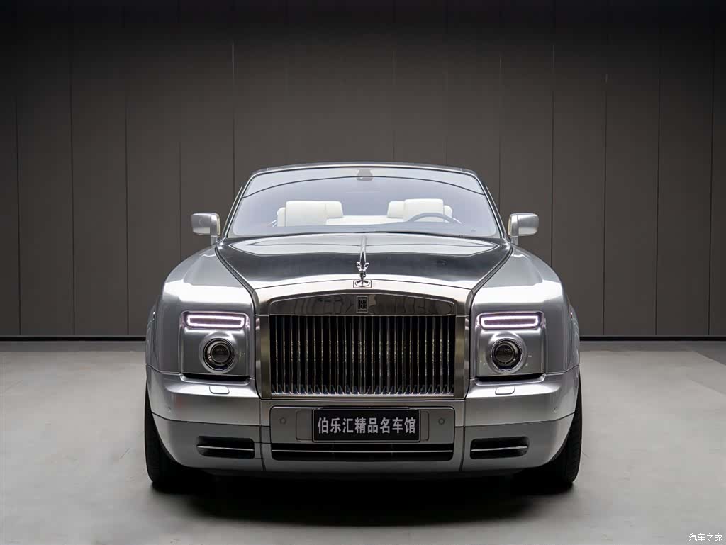 Rolls-Royce Phantom, 2009 3