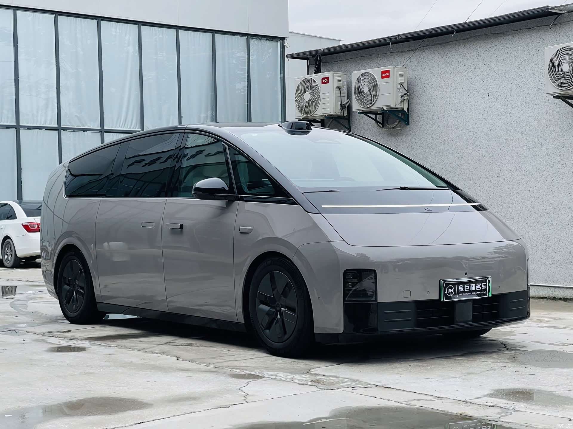 Li Auto MEGA, 2024 3