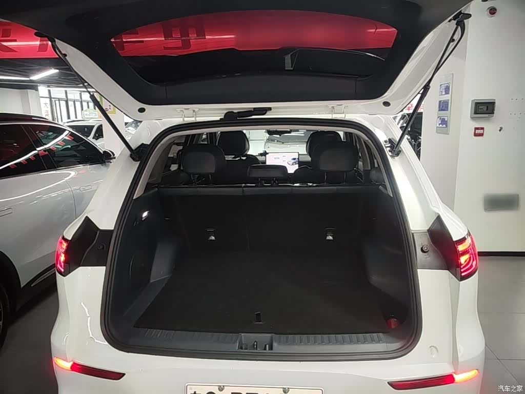 Geely Galaxy E5, 2024 19