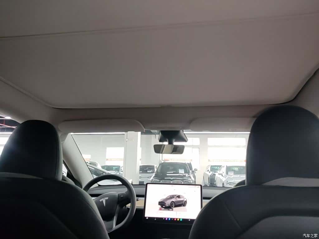 Tesla Model Y, 2022 18