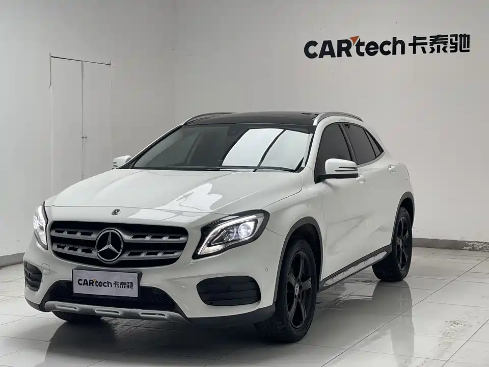 Mercedes-Benz GLA Mercedes-Benz GLA