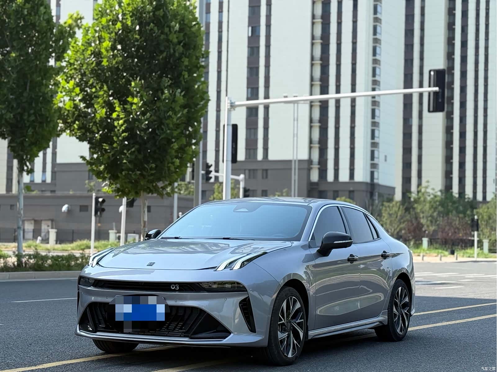 Lynk & Co 02
