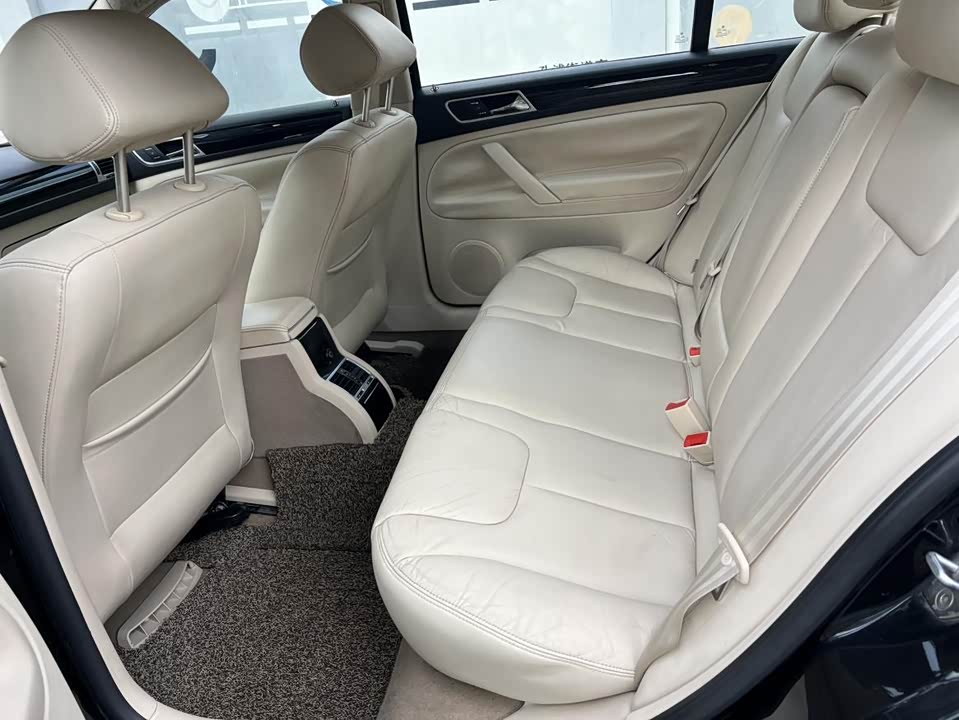 Volkswagen Passat Lingyu