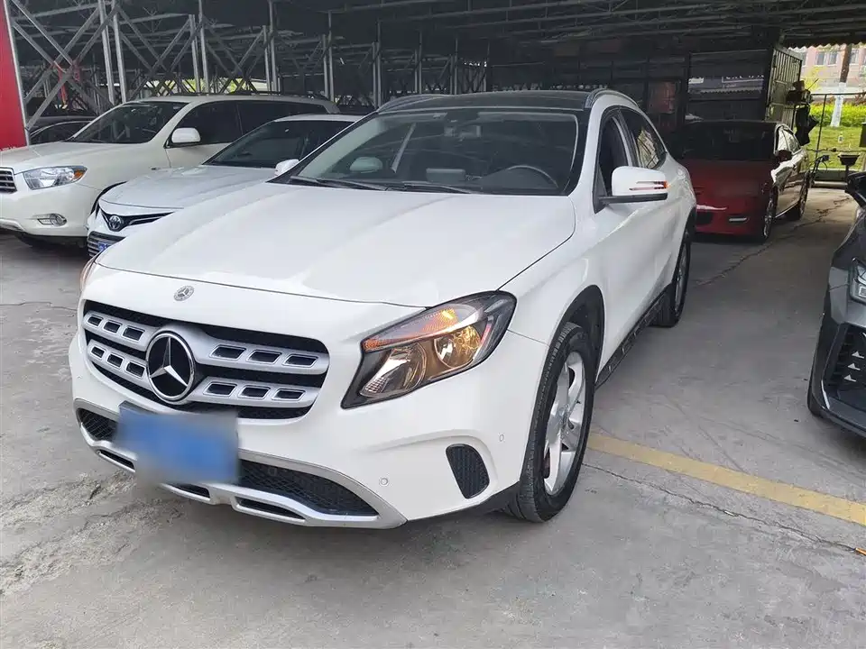 Mercedes-Benz GLA