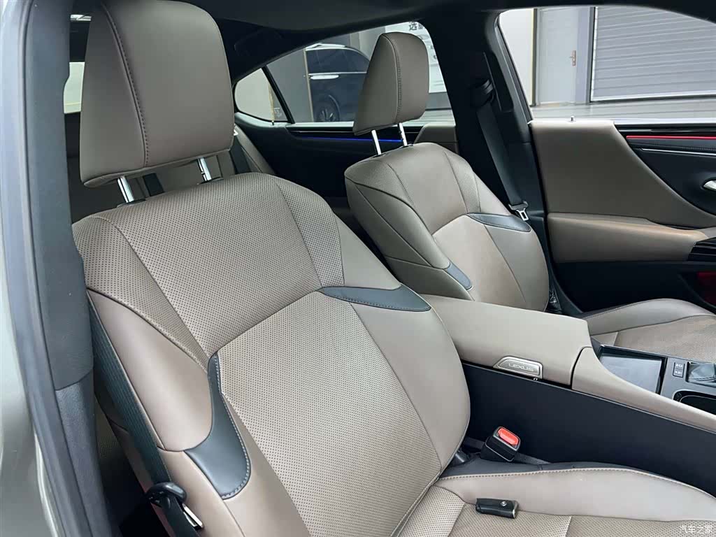Lexus ES, 2023 23