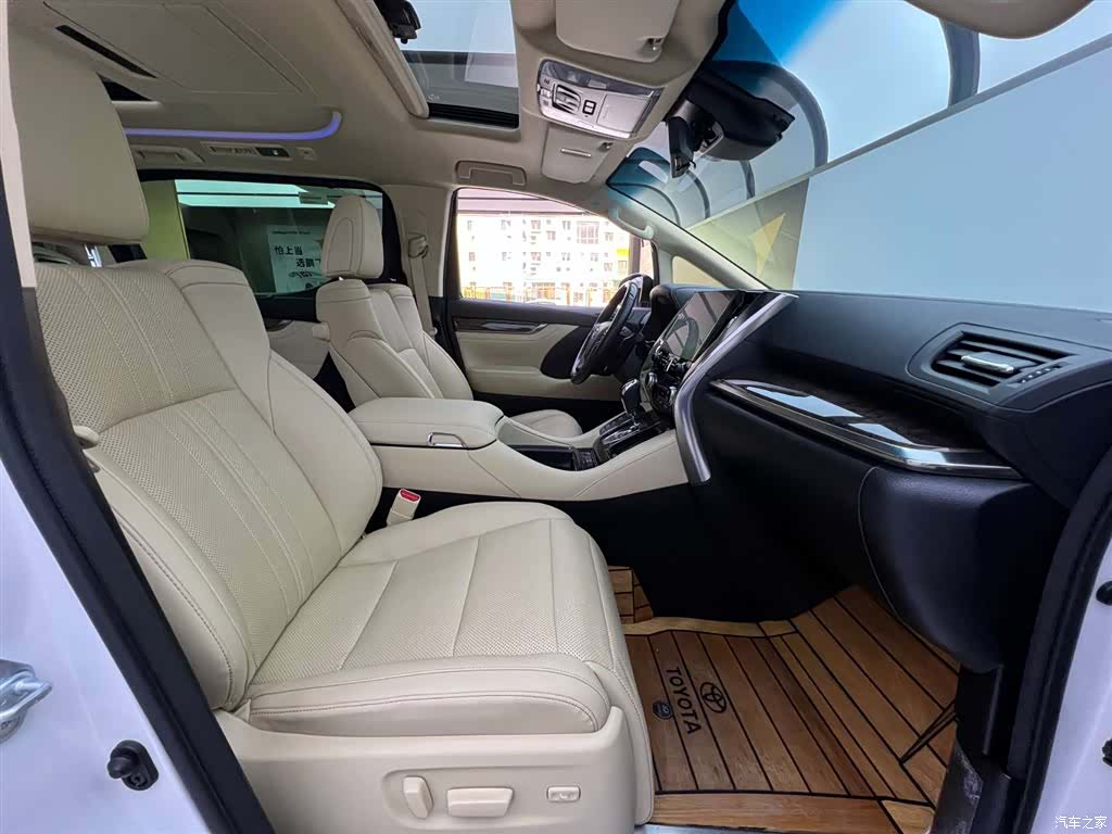 Toyota Alphard, 2022 20