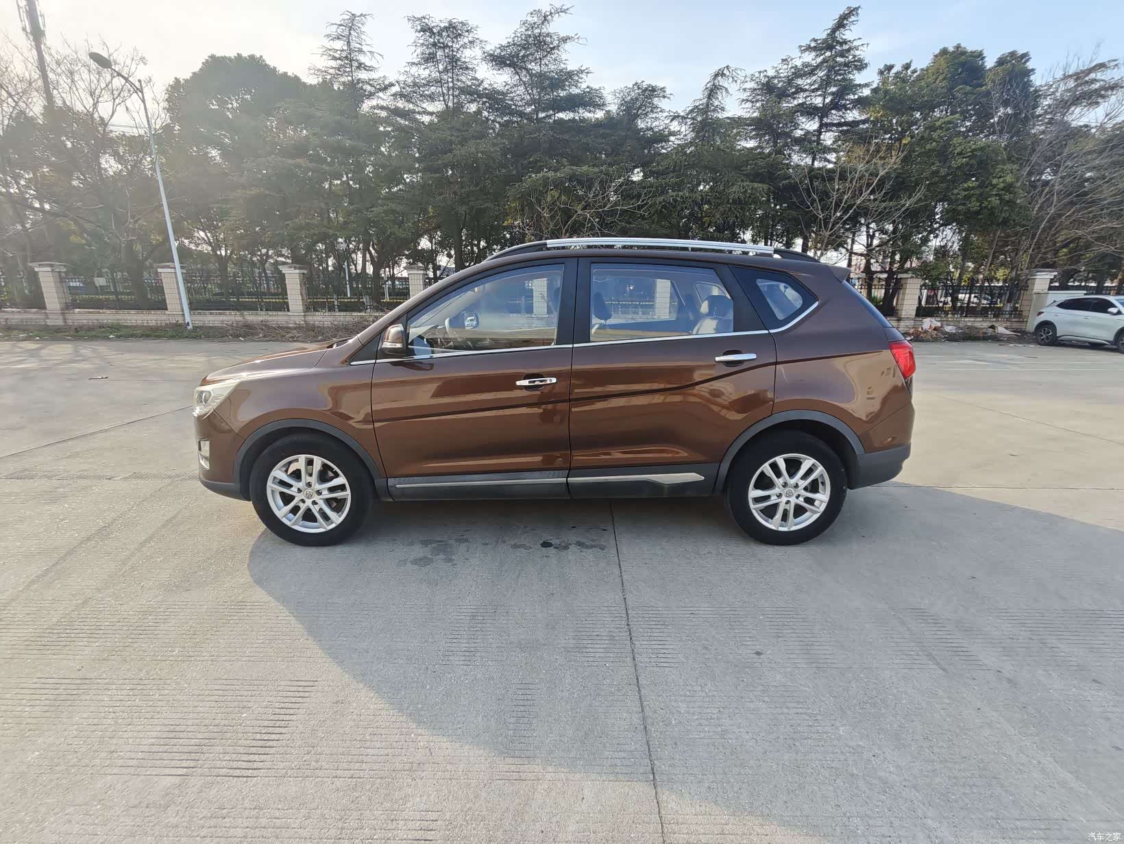 Wuling 560, 2016 все фото