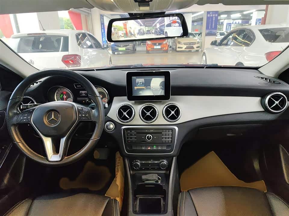 Mercedes-Benz GLA