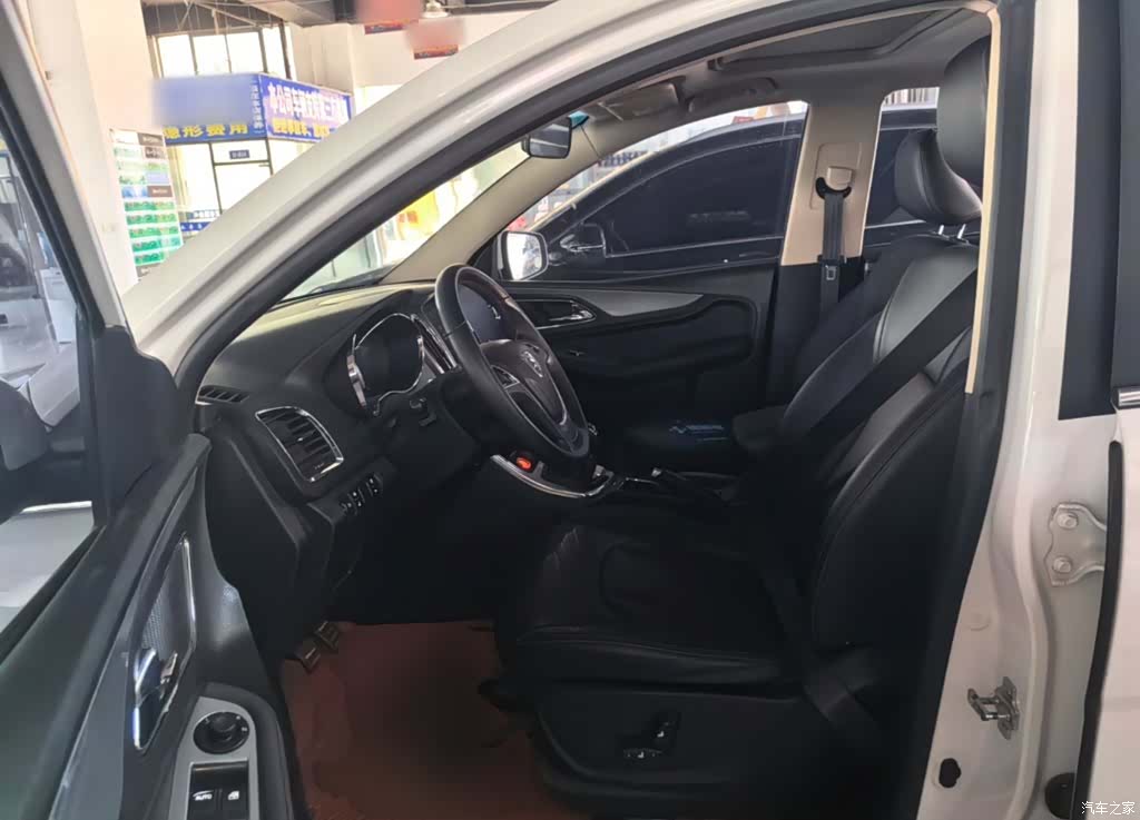 Wuling 560, 2016 15