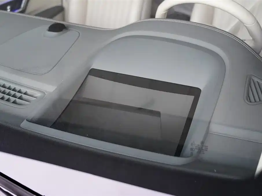 Mercedes-Benz EQS SUV