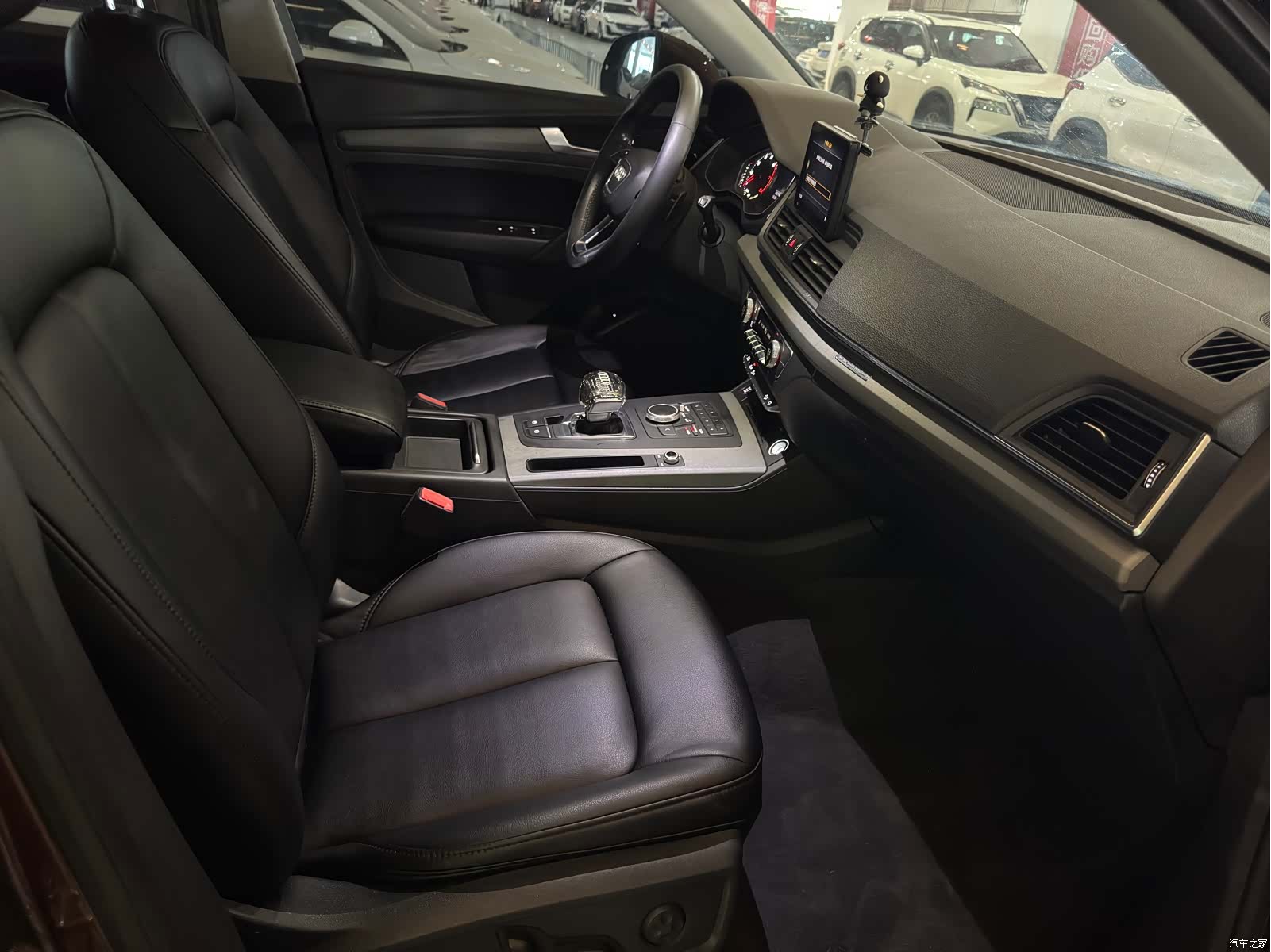 Audi Q5L, 2019 9