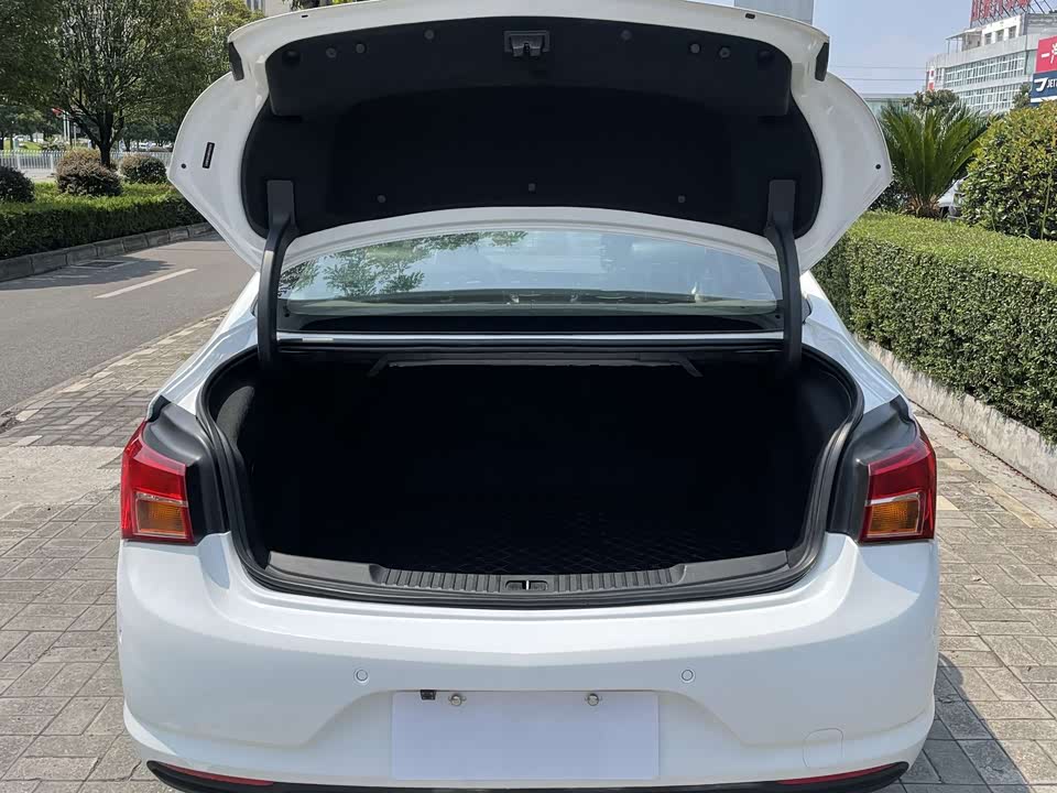 Dongfeng Enshi Car